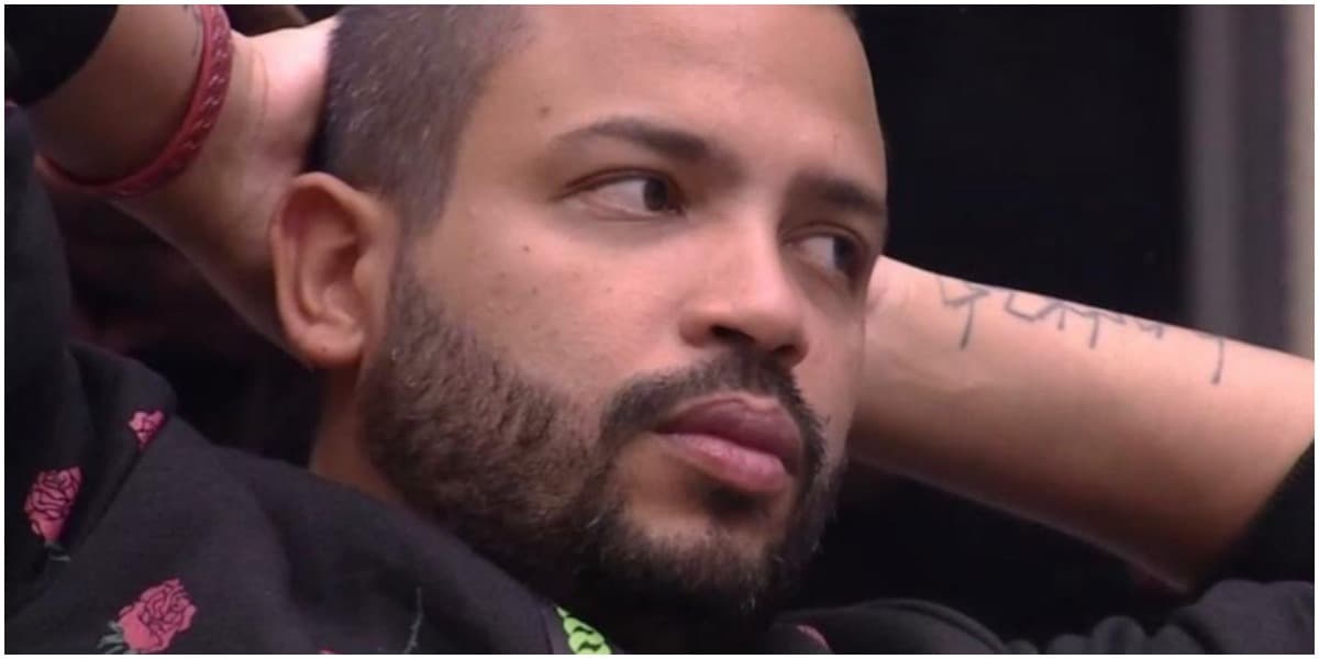 Projota conversou com Arthur sobre o jogo e mencionou o cantor Fiuk Projota conversou com Arthur sobre o jogo e mencionou o cantor Fiuk