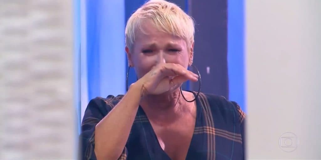 Xuxa tem retorno triunfal à Globo, chora de soluçar no palco do Caldeirão e faz audiência do canal arregaçar