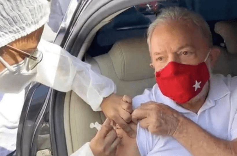 Lula recebe vacina e manda recado assustador para Bolsonaro: "Ignorante"