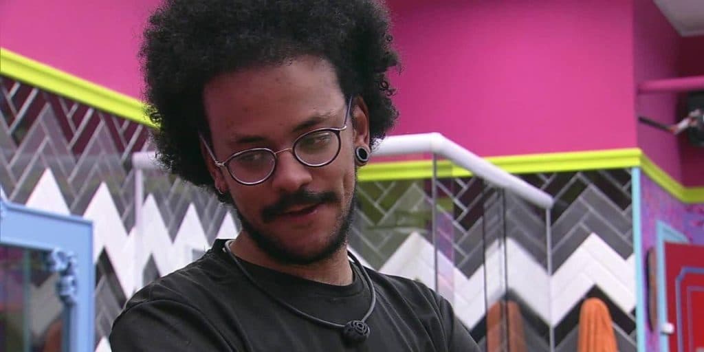 João Luiz, após Lumena exigir vibrador no BBB21, apela com pedido no confessionário e produção atende: "Objeto sexual"