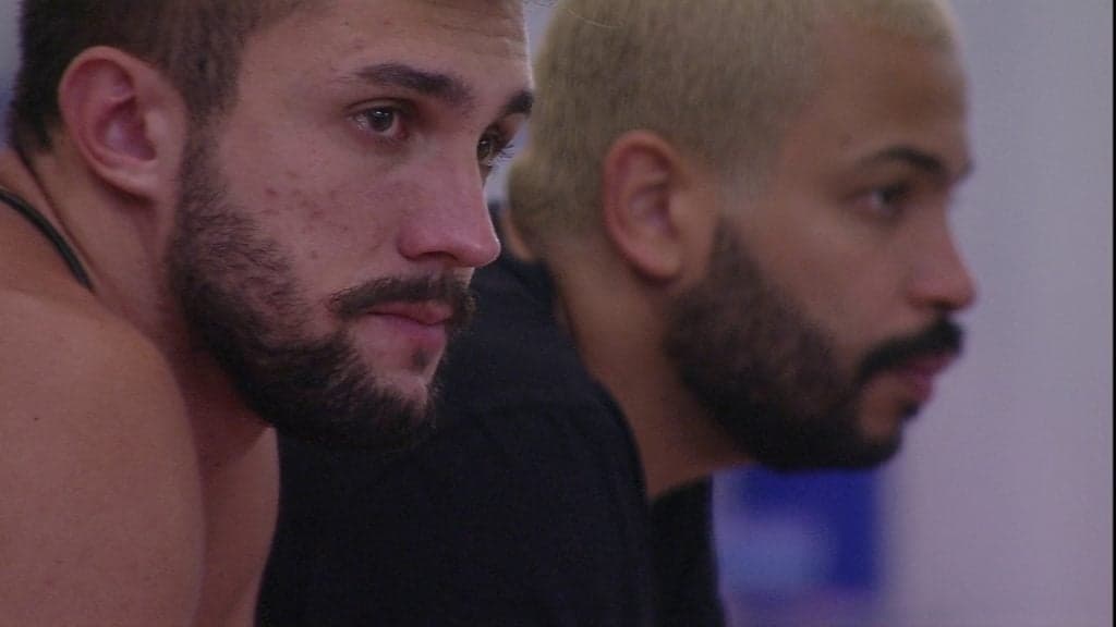 BBB21: Com medo de sair, Arthur chora, se desespera e implora perdão: "Odeio assumir"