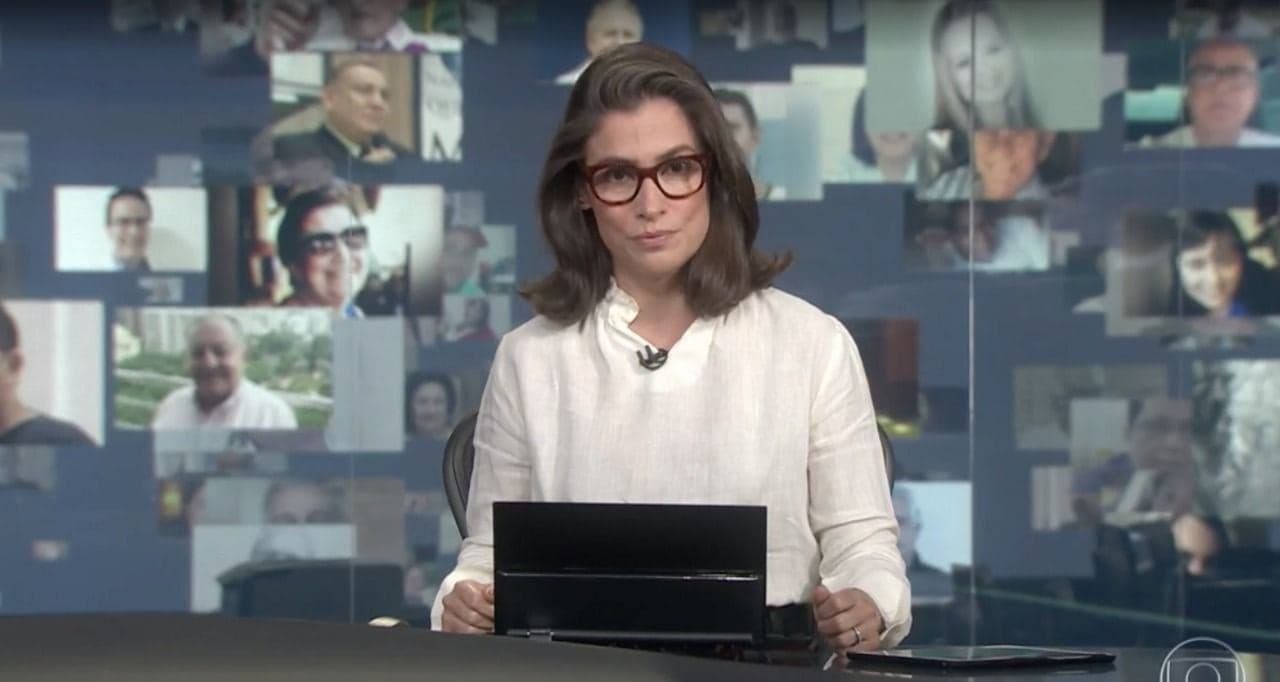Renata Vasconcellos fez apelo ao vivo no Jornal Nacional ao falar do número alto de mortes causados pelo Coronavírus (Foto: Reprodução)