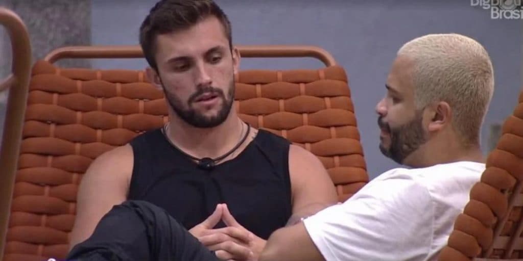 Carla Diaz tem lealdade colocada em jogo por Projota no BBB21 e alerta é feito a Arthur: "Abre o olho"