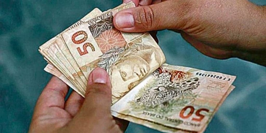 Auxílio Emergencial no valor de 400 reais é aprovado para população carente; veja quem pode receber