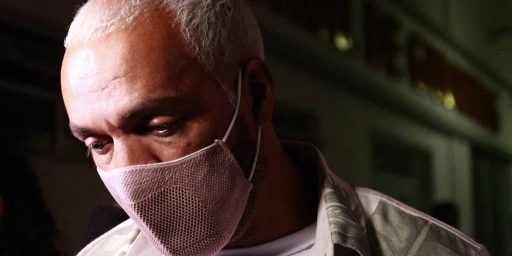 Polícia dá nova ordem contra Belo, cantor vai aos prantos e Globo faz plantão às pressas: “Justiça determinou”
