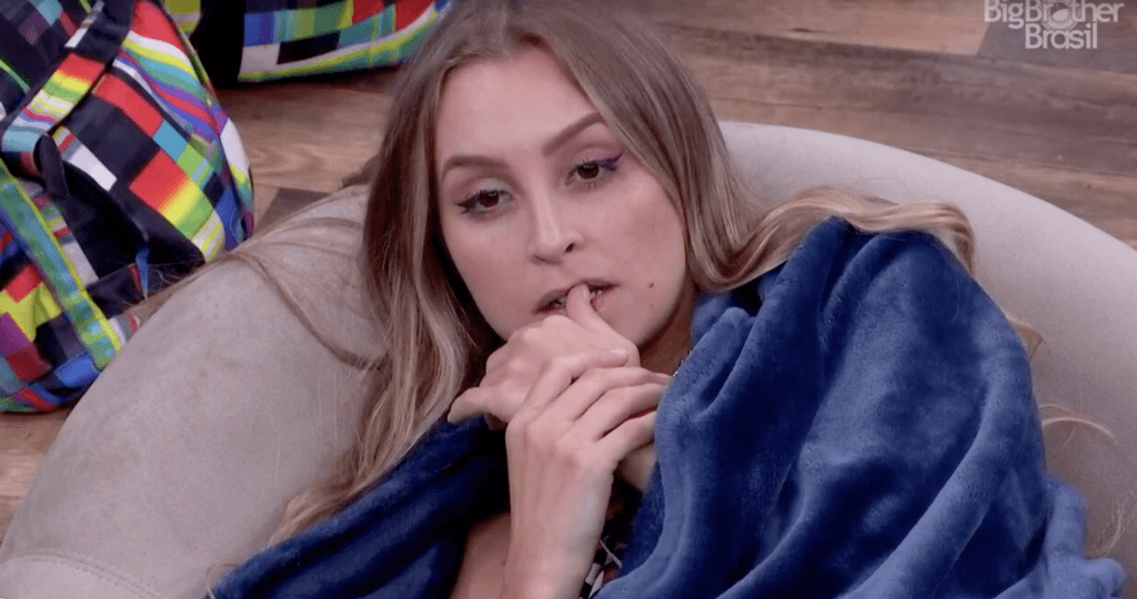 Carla Diaz descobre podridão de Gil com Juliette e vê Sarah sendo falsa e a humilhando: "Eu odeio conversar com ela"
