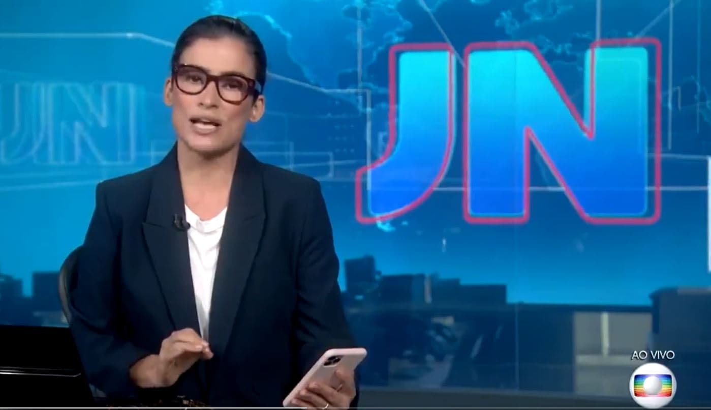 Renata Vasconcellos durante plantão urgente da Globo (Reprodução) 