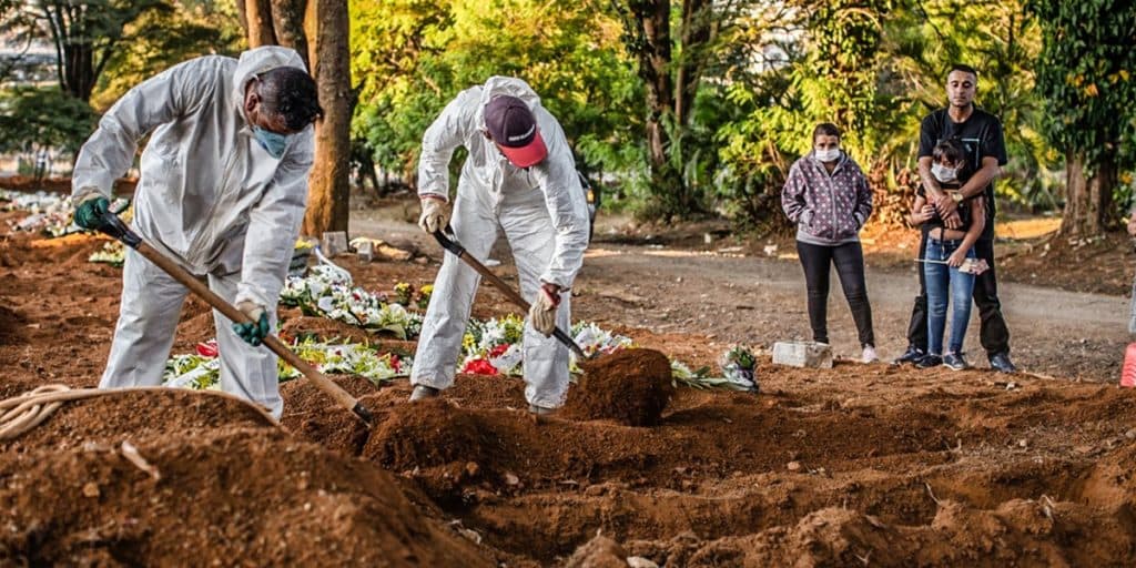 São Paulo tem pior semana da pandemia com quase 400 mortes diárias; estado inicia fase emergencial