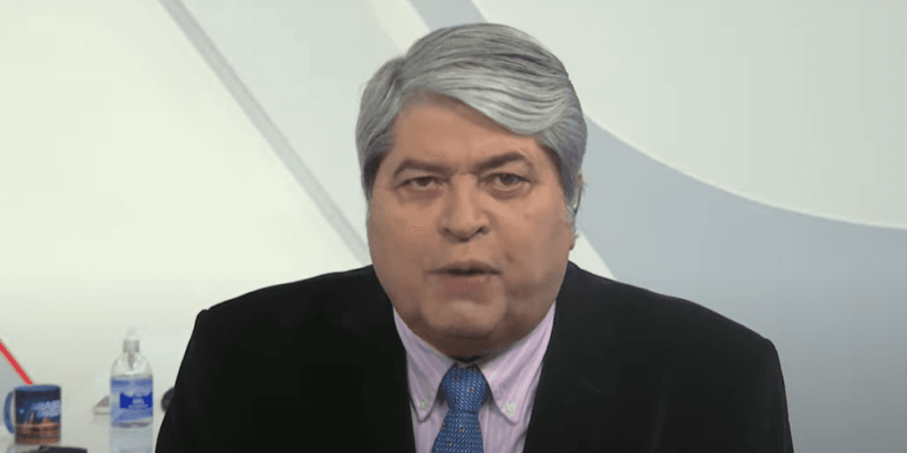 Datena perde o controle ao vivo, quebra pau e detona Bolsonaro: "Não sou amigo dele"