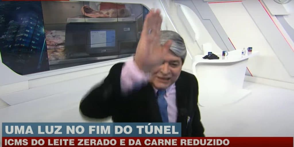 Datena se esgoela ao vivo na Band, soca câmera, faz gestos obscenos e não aceita ser contido: “Vou dar porrada”