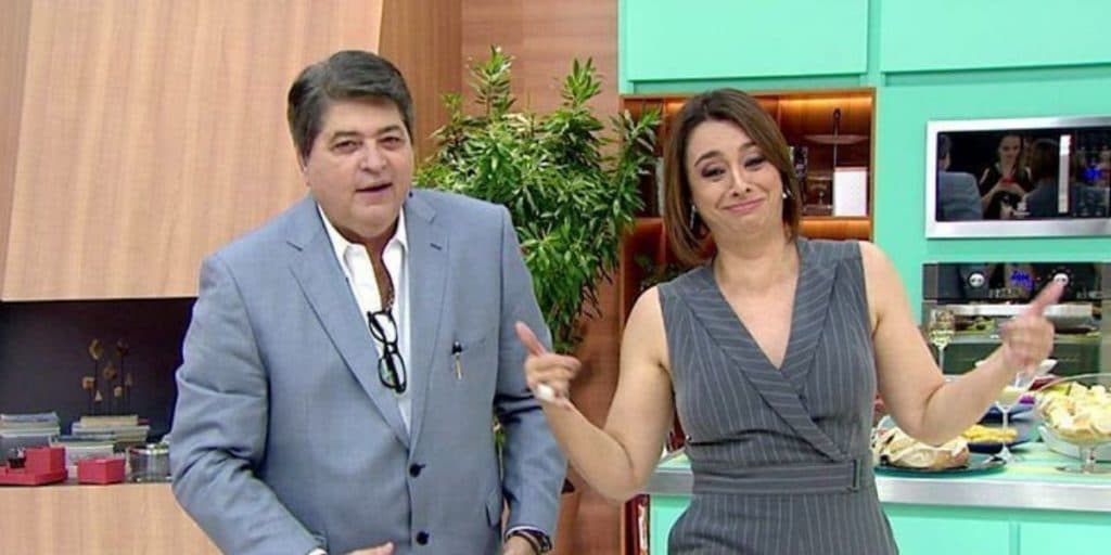Catia Fonseca enlouquece, sai do estúdio às pressas ao vivo na Band e Datena explode: "Aposenta"