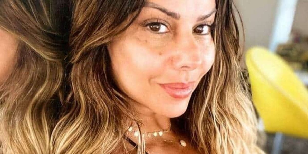 Vídeo de Viviane Araújo rebolando de quatro com parte íntima pulando explode e atriz escandaliza: "Senta devagar"