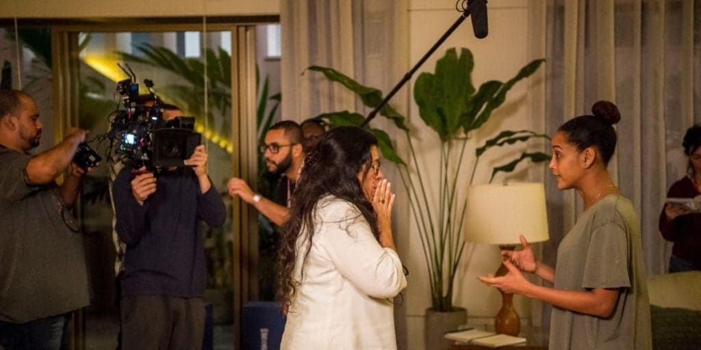 Estúdio de novela da Globo é assombrado e terror toma conta com flagra assustador: "Almas penadas dançando"