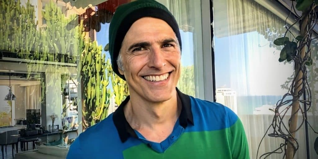 Imagem de Reynaldo Gianecchini só de roupa íntima explode e volumão é escancarado: "Espetacular"