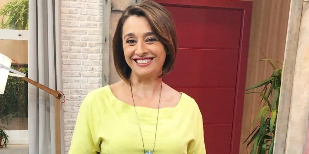 Catia Fonseca deixa comando do Melhor da Tarde na Band oficialmente e entra ao vivo com comunicado: "Nunca achei"