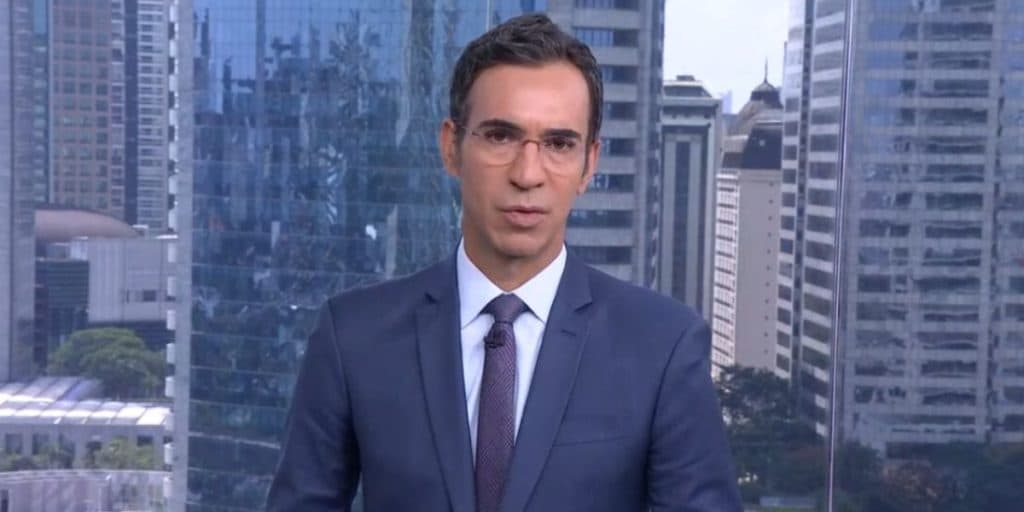César Tralli abandona estúdio no encerramento de jornal, leva mãos ao rosto e silêncio brutal é exibido: "Termina"