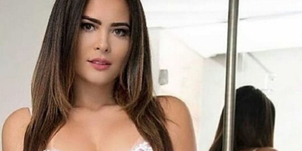 Geisy Arruda escancara tudo de perna aberta e parte íntima estufada com seios de fora ficam à mostra: "Até gozei"