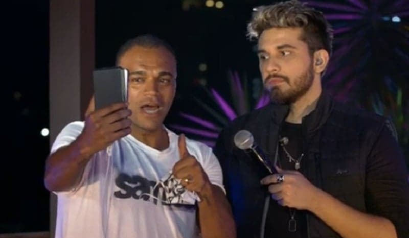 Denilson joga o nome de Belo no lixo e é cobrado por Gustavo Mioto ao vivo: "Se resolve irmão"