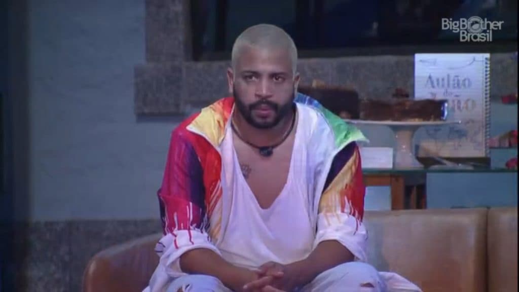 BBB21: Projota resolve interferir no namoro de Arthur e bota Carla contra a parede: “Pra quê isso?”