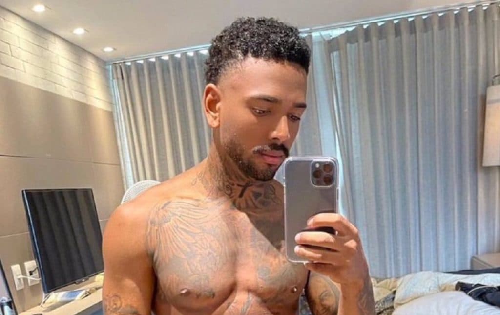 Nego do Borel aparece com o peru de fora no Instagram e apaga às pressas: "Piroc#o"
