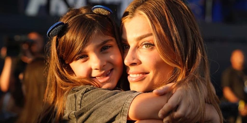 Filha de Cauã Reymond e Grazi Massafera escreve carta surpreendente para a madrasta: "Inveja"