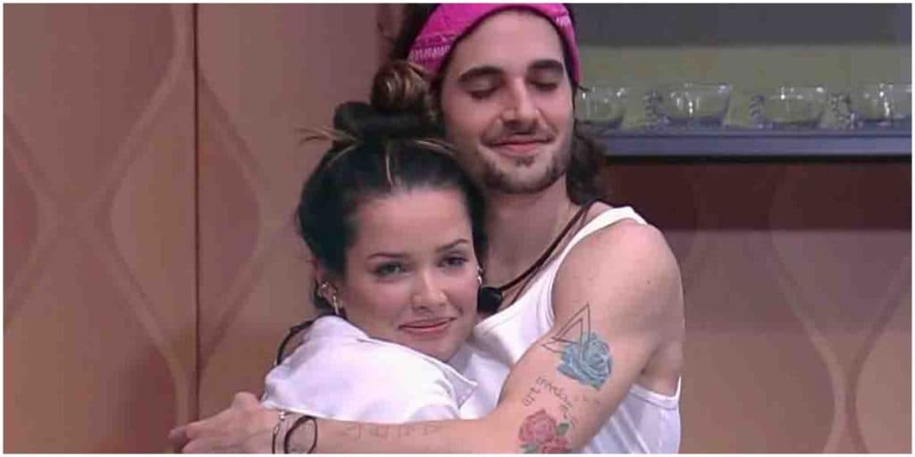 BBB21: Juliette e Fiuk elevam temperatura na cama, brother recebe elogio e revela descontrole: “Adorei”