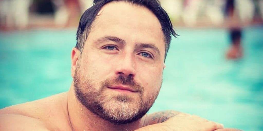 Luto! Famosos lamentam a morte de Kleber Lopes, humorista de A Praça é Nossa: "Uma vítima"