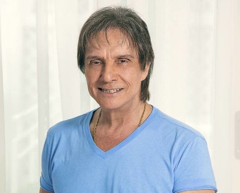 Roberto Carlos explode, após relação íntima com cantor dita na TV e confirma aos 79: "A porta se fecha e nós dois"