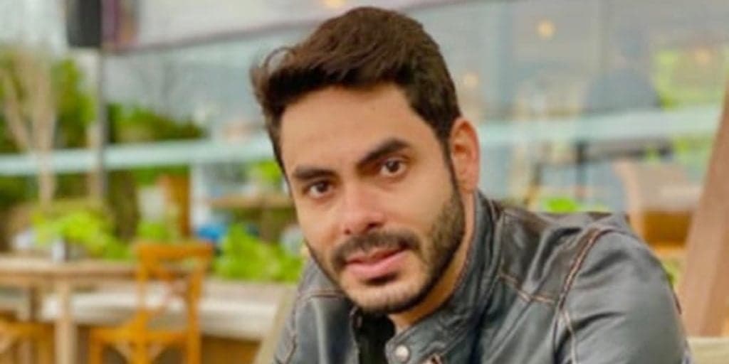 Entramos na mansão de Rodolffo do BBB21 com mesa de sinuca de 18 mil, campo de futebol e barco-sofá