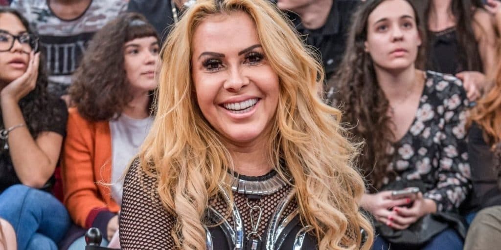 Joelma é pega em escândalo milionário, esquema é descoberto e situação com a filha aterroriza: "Usou ela"