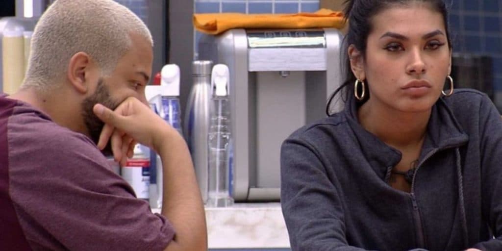 Projota coloca Pocah contra a parede no BBB21, cobra lealdade da cantora que rebate: "Amar eu amo lá fora"