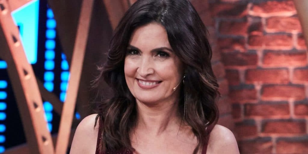Fátima Bernardes, após comunicado com Túlio, surge em anúncio com novo parceiro e escandaliza: "Ele leva jeito"