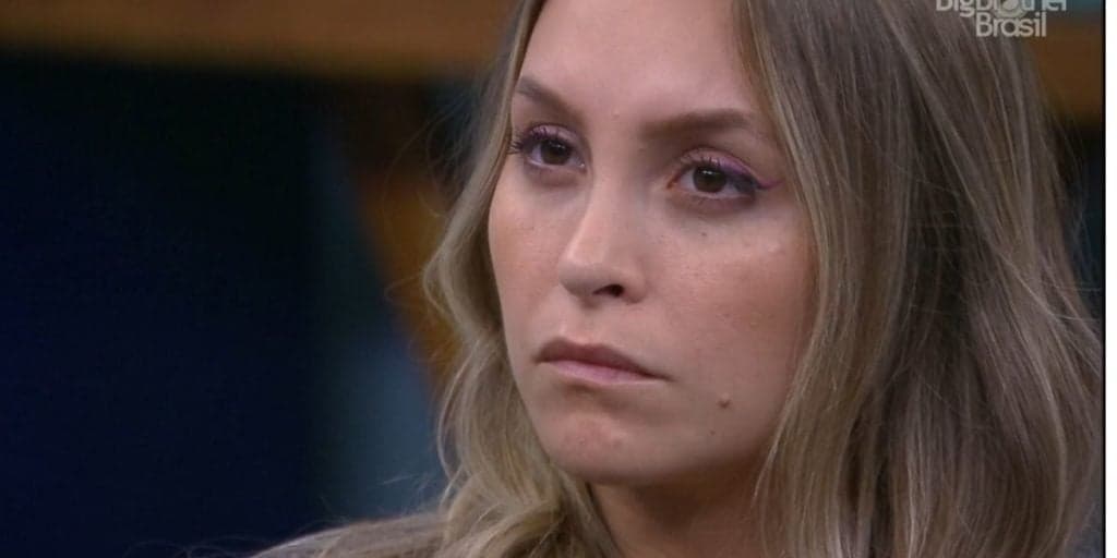 BBB21: Carla Diaz flagra Gilberto e Fiuk a massacrando, revira os olhos e promete briga quando voltar: "Esperem"