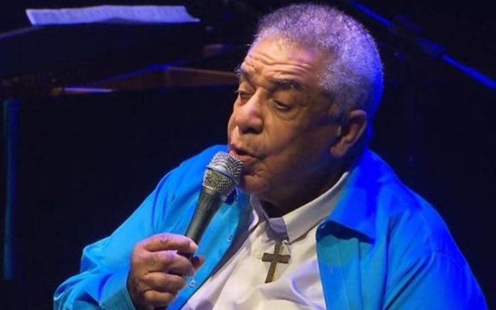 Família de Agnaldo Timóteo desabafa sobre saúde do cantor após internação na UTI e situação grave é exposta