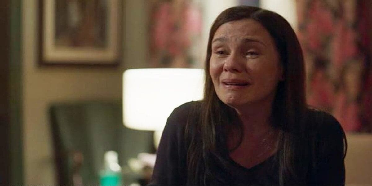 Thelma chora em cena de Amor de Mãe