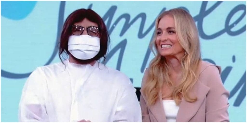 Angélica rejeita beijo ao vivo e se nega a trair Luciano Huck na TV: "Não vou trair meu marido"