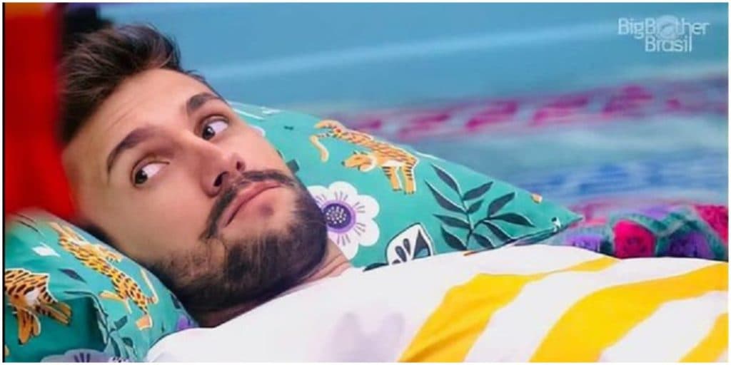 Arthur se revolta com Carla após briga feia e anuncia saída do BBB21: "Vou apertar"