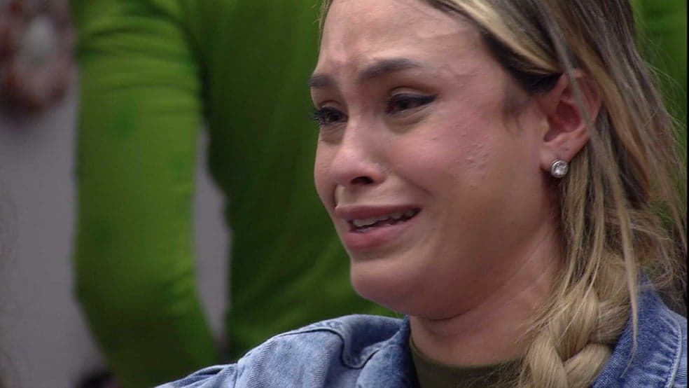 BBB21: Sarah cai no choro com traição, casa pega fogo e Rodolffo bate de frente com Juliette: "Dedo na cara''