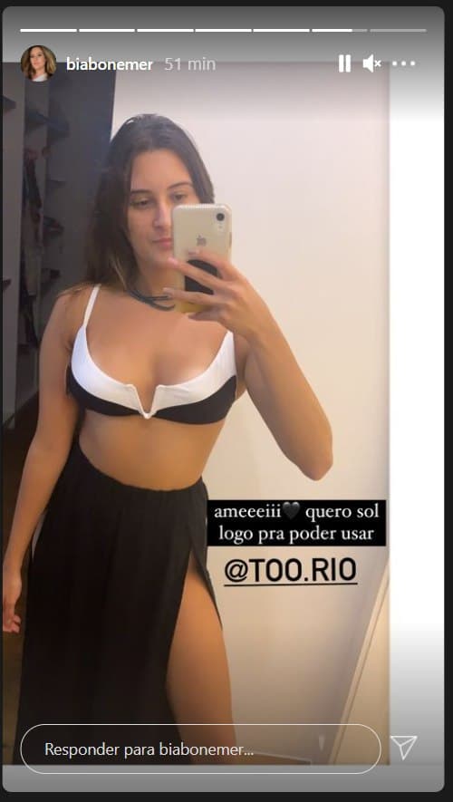Bia Bonemer apostou em uma roupa mais 'atirada' (Foto: Reprodução/ Instagram) Bia Bonemer apostou em uma roupa mais 'atirada' (Foto: Reprodução/ Instagram)
