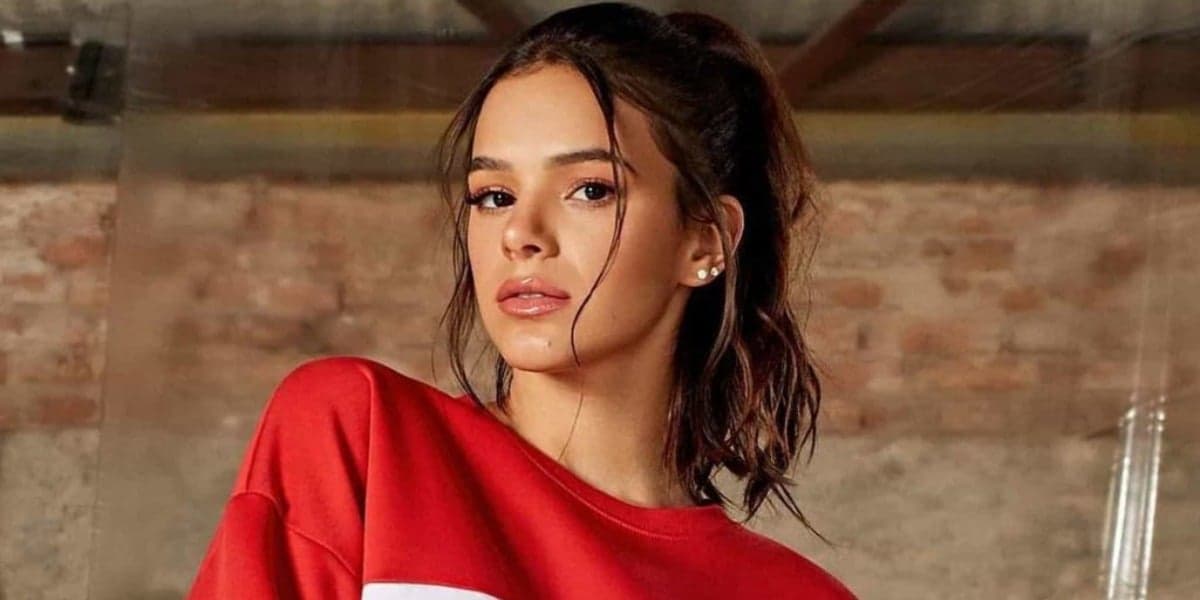 Bruna Marquezine surge provocante de fio dental (Foto: Reprodução) Bruna Marquezine surge provocante de fio dental (Foto: Reprodução)