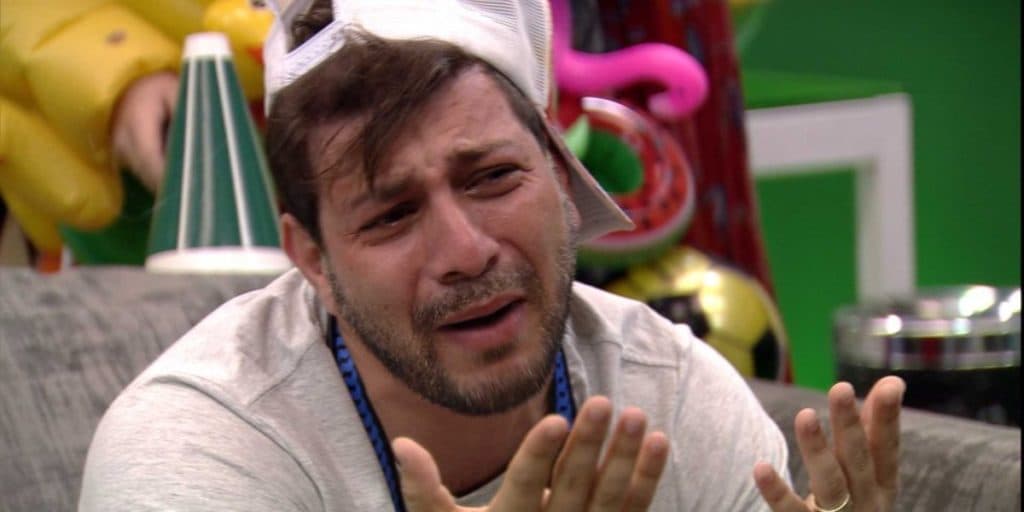Caio tem febre desesperadora no BBB21, Juliette faz apelo dentro da casa e brother é visto jogado: "Todo mole"
