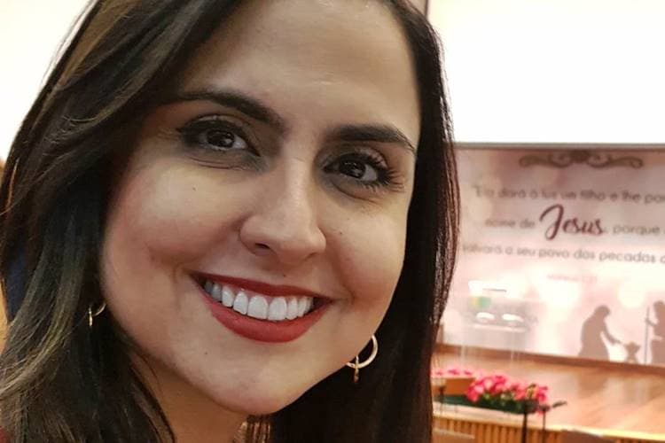 Carla Cecato, da Record, luta pela vida após descobrir doença mortal e entra em pânico: "Injeções e 11 remédios"
