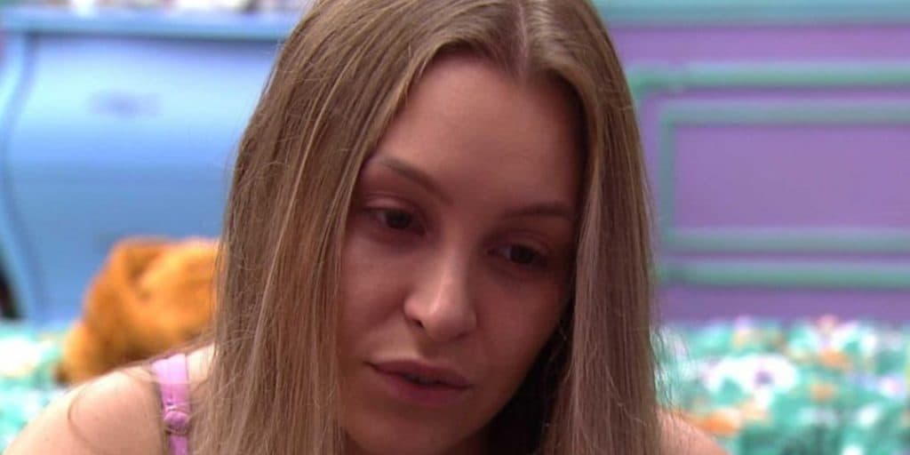 Carla Diaz, após noite em claro, fracassa no BBB21, passa mal e expõe desespero: "Tomar soro"