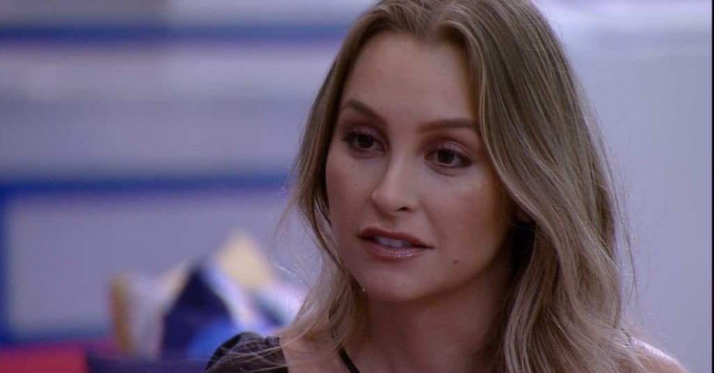 BBB21: Carla Diaz se revolta com Arthur, desabafa de vez e, após ser renegada, parte para cima: "É muito mimi"