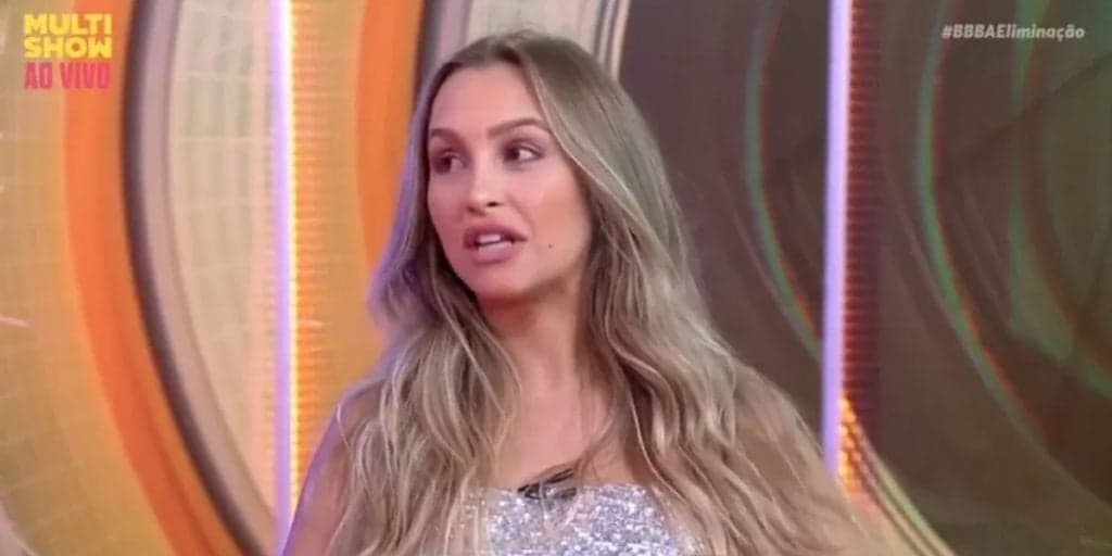 Carla Diaz 'acorda' após ser eliminada do BBB21, chora e admite que fez papel de trouxa: "Sim"