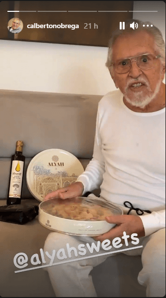 Carlos Alberto agradece presente e brinca (Foto: Reprodução)