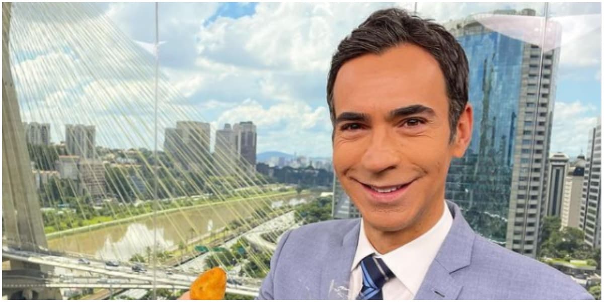 César Tralli usou as redes sociais para expor ao público que estava no Jornal Hoje (Foto: Reprodução)
