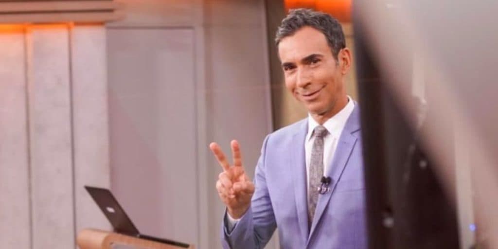 Cesar Tralli tem surto por causa da Globo, filha de 1 ano é envolvida e jornalista se pendura em janela: "Aflição"