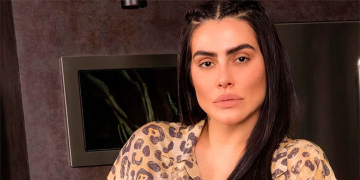 Cleo Pires surge sensual com calcinha atolada (Foto: Reprodução) Cleo Pires surge sensual com calcinha atolada (Foto: Reprodução)