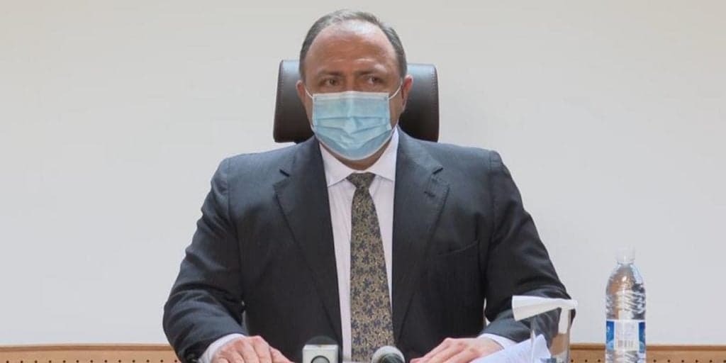 Eduardo Puzuello é colocado em 'saia justa', fica sem saída e condução da pandemia no Brasil é mostrada